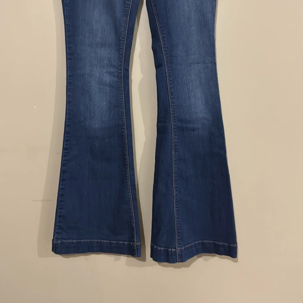 Refuge Women's Blue Flared Jeans Women's Size 4
